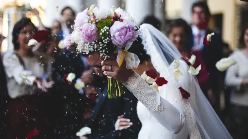 Un cuplu a organizat o nuntă cu 70 de invitați, iar la finalul petrecerii a FUGIT în luna de miere fără să plătească meniurile