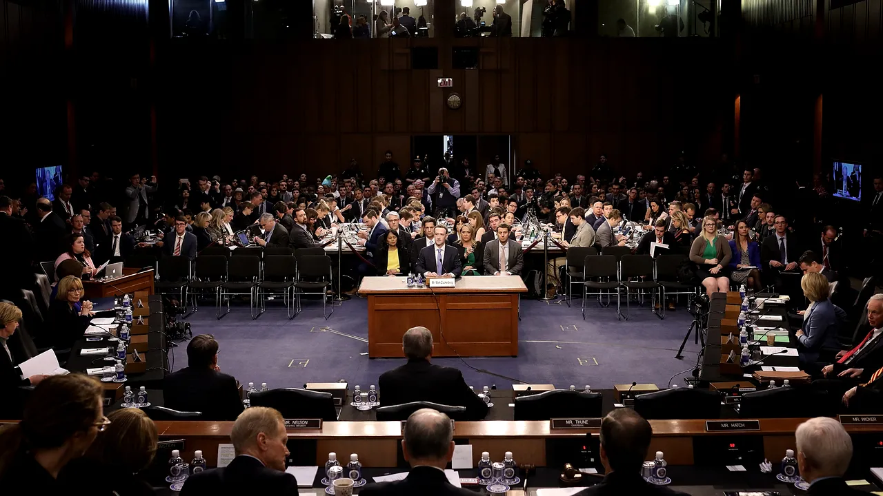 Răsturnare de situație la Facebook după audierea lui Mark Zuckerberg. Ce s-a întâmplat la scurt timp după ce miliardarul a apărut în fața Congresului SUA

