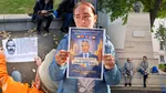 Burebista, Eminescu, „revoluție” la Georgescu. Se scriu „pagini de istorie” în fața Arestului Central, acolo unde este întemnițat fostul candidat la președinție: „Călin, te iubim!”