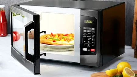 Ce alimente nu ar trebui reîncălzite niciodată la microunde. Riscuri pentru sănătate și greșeli frecvente