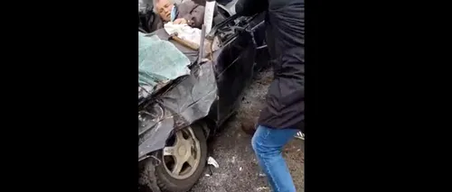 VIDEO| Imagini cutremurătoare pe străzile Kievului. Un tanc rusesc strivește o mașină condusă de un civil