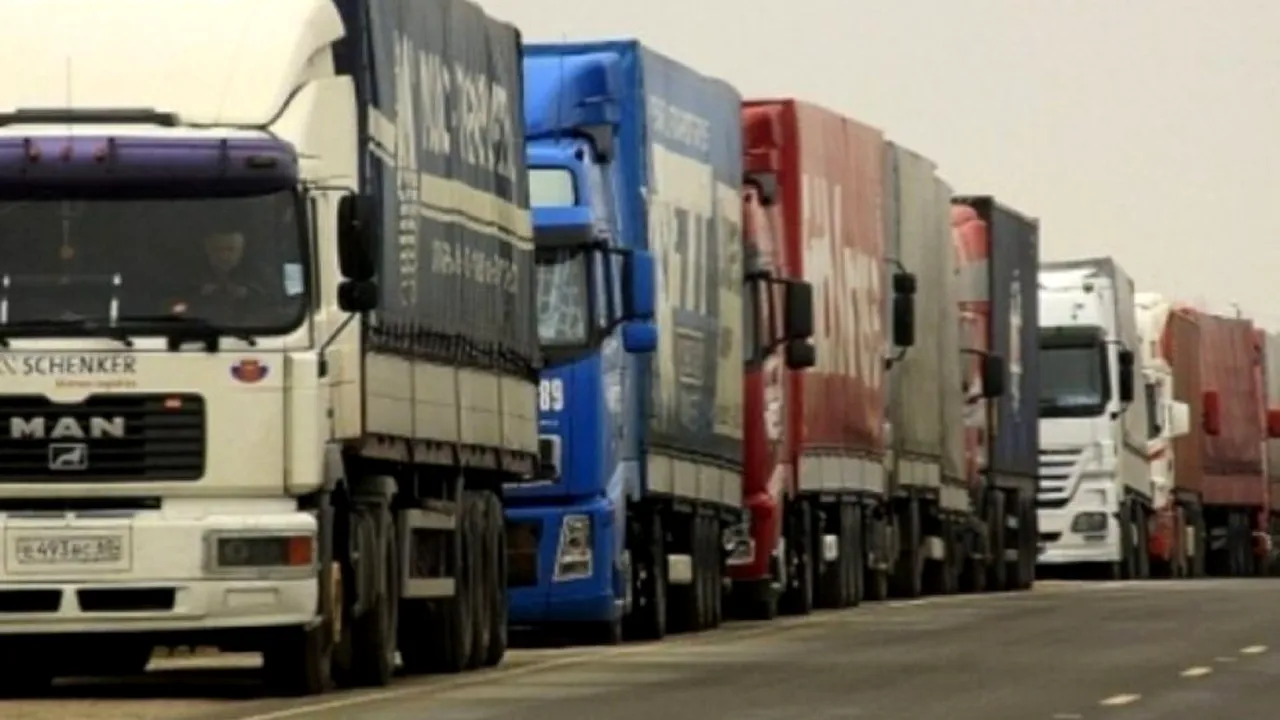 Coloană de TIR-uri de 5 km, la Nădlac, unde șoferii așteptă ore în șir. Intrarea României în Schengen ar elimina aceste situații