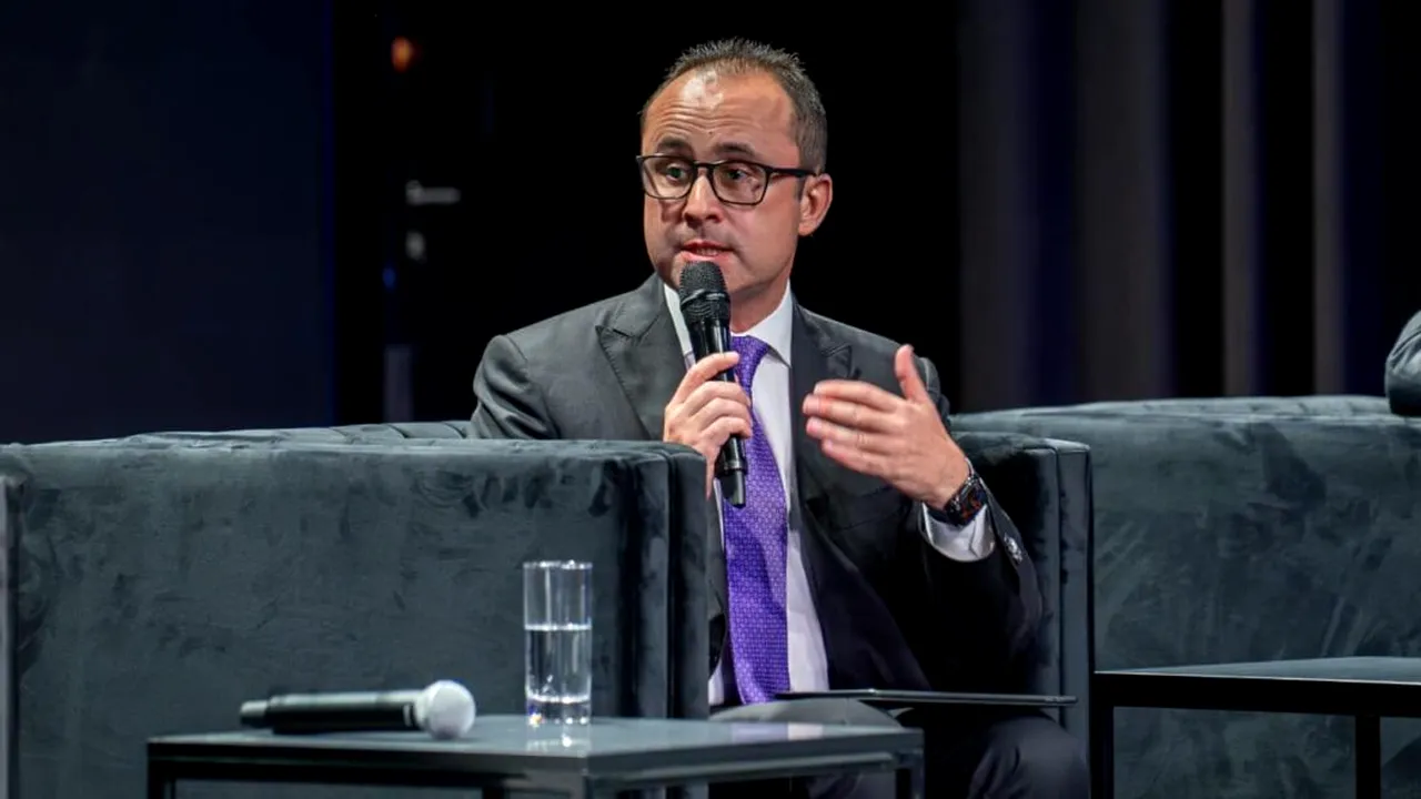 Premierul Ciolacu a numit 10 secretari de stat. Printre ei, fostul europarlamentar Cristian Bușoi