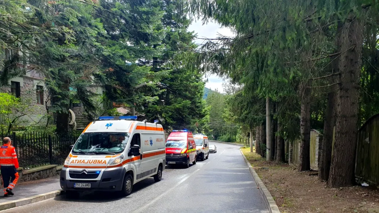 Copii intoxicați în Sinaia. Au consumat produse de la un fast-food. Nouă persoane au ajuns la spital