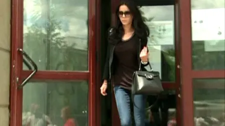 Soția fostului șef de cabinet al lui Sorin Blejnar a fost arestată pentru 29 de zile, în dosarul rețelei de prostituate de lux. Cât câștiga Marta din prostituție