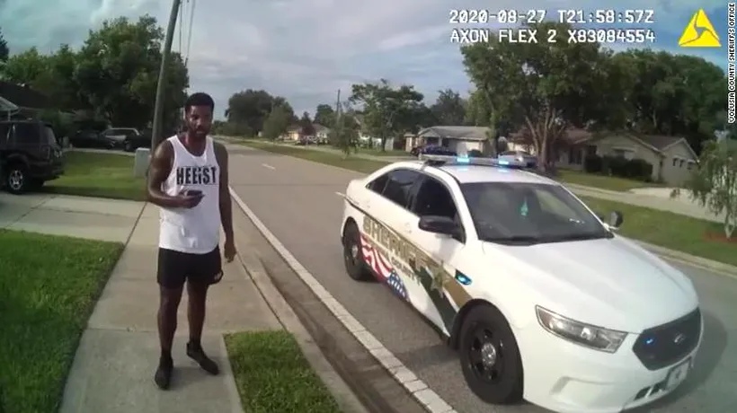 Bărbat de culoare, reținut de polițiști în timp ce făcea jogging: „Este un moment din care putem învăța multe!” / Ce surpriză a avut bărbatul - VIDEO
