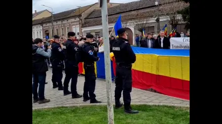 Zeci de protestatari au HUIDUIT la Carei, unde preşedintele Ungariei a dezvelit bustul autorului imnului Ungariei