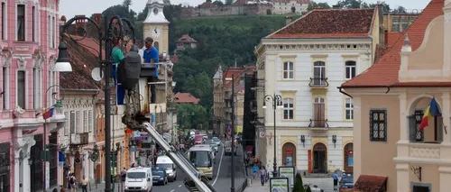 Ce face un brașovean care vede că pe strada lui s-a ars un bec 