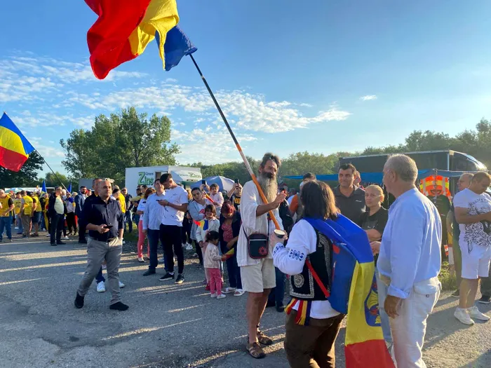 Călin Georgescu, așteptat de sute de persoane la Târgul de la Călugăreni din județul Giurgiu