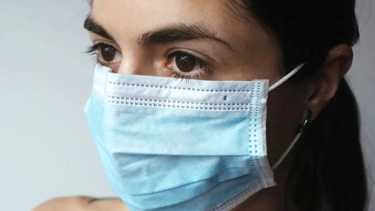 COVID-19. Fiica unei femei din București cu coronavirus a fost la școală până marți