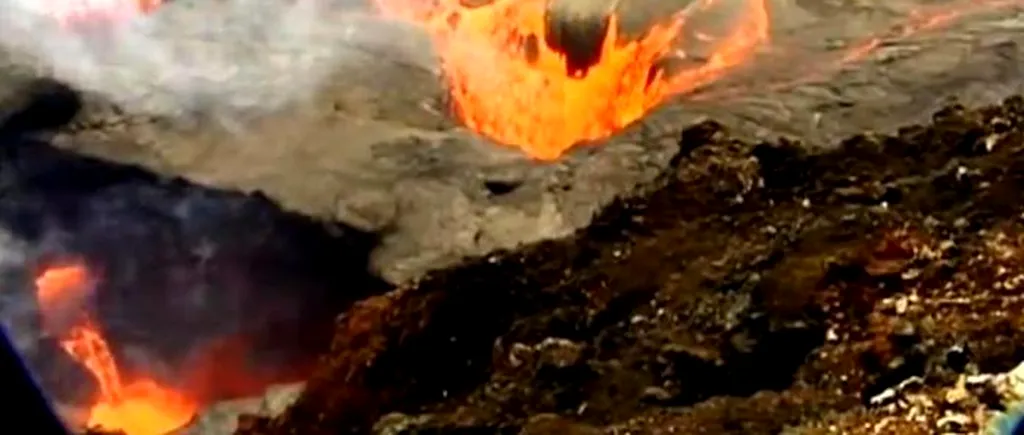 Omul vulcanilor. Un fotograf a realizat fotografii spectaculoase în apropierea unui vulcan care erupe.VIDEO