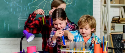 Serviciile de tip afterschool pentru copiii din grădinițe și din învățământul primar vor fi decontate de stat