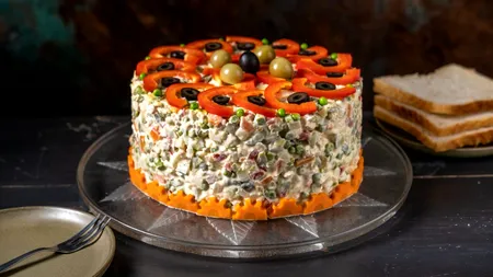 Istoria salatei de boeuf: Preparatul preferat al românilor, consumat cu ocazia ANULUI NOU, nu este de origine franțuzească