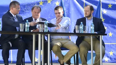 PDL, PNȚCD și Forța Civică au lansat Alianța România Dreaptă. Terapie de grup în lipsa lui Boc, Udrea și Anastase