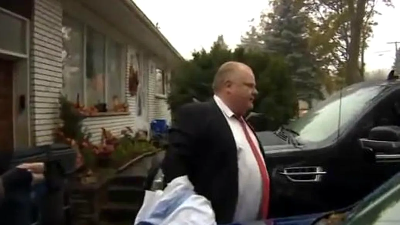 După o înregistrare video în care pare a consuma droguri, primarul din Toronto a prezentat scuze, dar nu demisionează