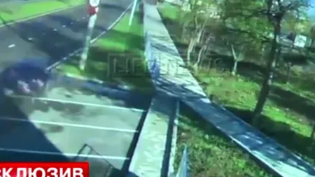 Un fotbalist rus aflat la volan a intrat cu 170 km/h într-un stâlp