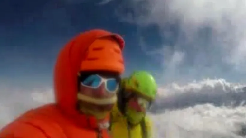Doi alpiniști români au escaladat un vârf neatins din Himalaya