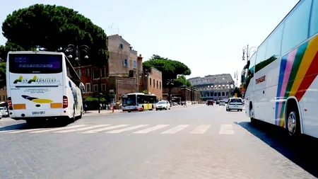 Arterele de circulație din jurul Colosseumului au devenit zone pietonale 