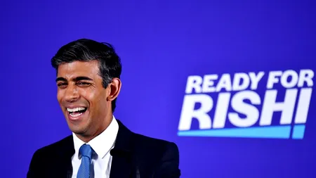 VIDEO | Premierul britanic s-a filmat în timp ce mergea cu mașina fără să poarte centură. Ce a transmis Rishi Sunak