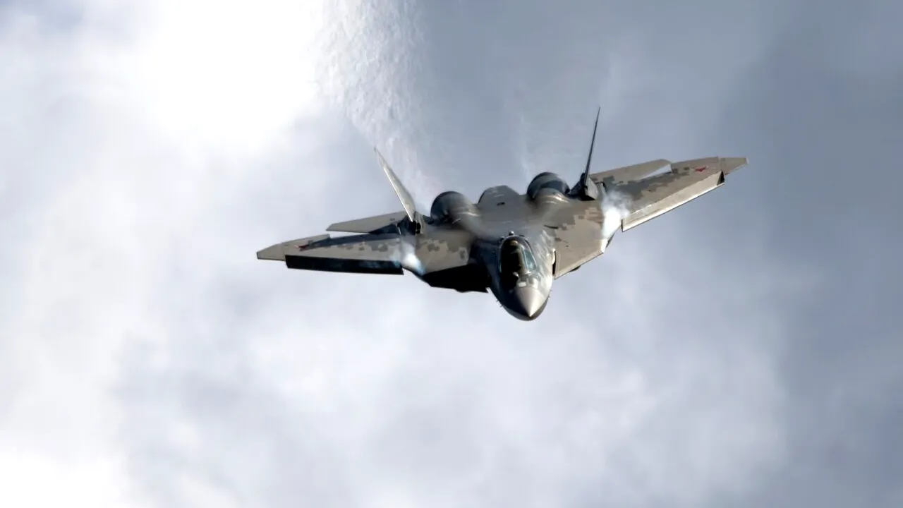 Rușii au scos la înaintare cel mai avansat AVION RUSESC de luptă și de camuflaj. Pentru prima oară, a efectuat operațiuni în Ucraina