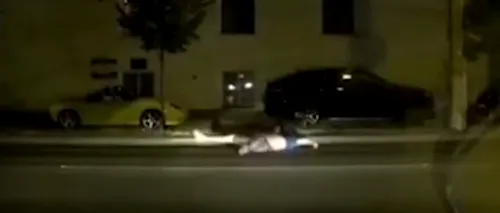 VIDEO șocant. Momentul în care un motociclist se izbește de asfalt la Galați, surprins pe camere. Tânărul este în stare gravă. Atenție, imagini cu impact emoțional!