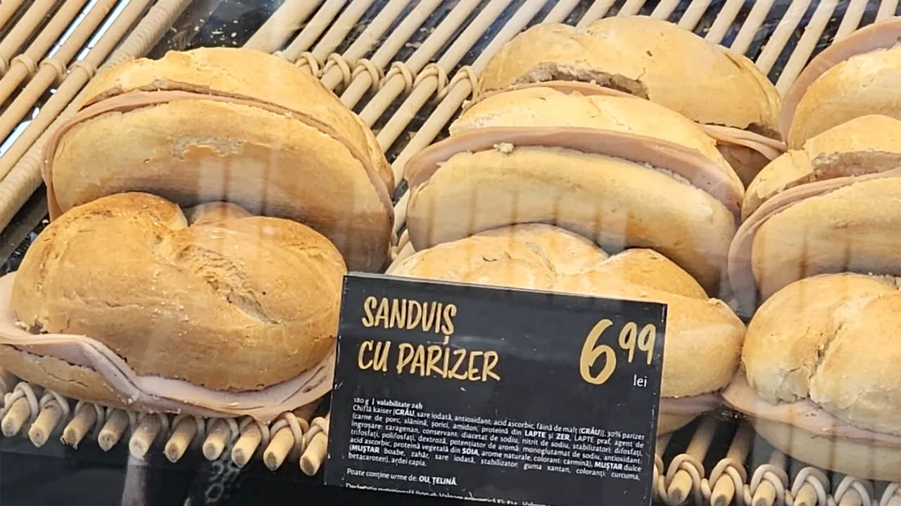 Ce conține, de fapt, sandvișul cu parizer de la Luca, produsul de patiserie preferat al românilor nostalgici în 2026