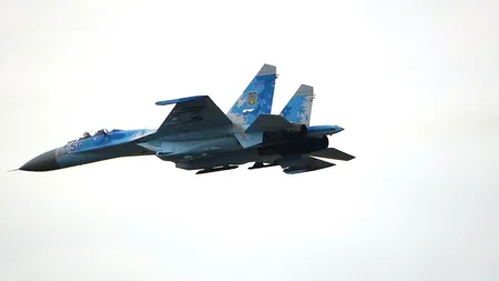 Procurorii militari analizează situația avionului militar ucrainean care a aterizat la Bacău