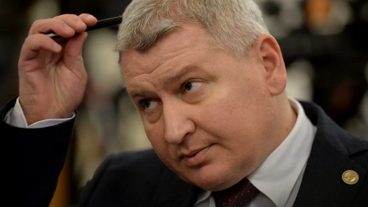 Florin Roman (PNL): „Înger, îngerașul meu, / Scapă-ne de pesedeu!”