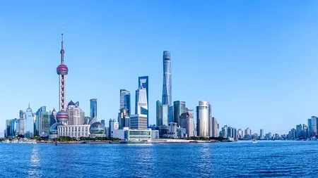 Locuitorii Shanghaiului sunt fugăriți pe stradă și imobilizați pentru a fi testați cu forța anti-COVID