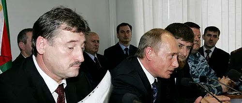 Motivul incredibil pentru care Vladimir Putin l-a decorat pe liderul cecen Ramzan Kadîrov 