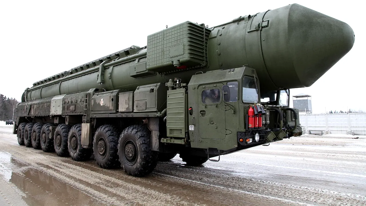 UE avertizează Belarus să nu găzduiască ARME NUCLEARE rusești