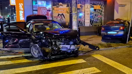 Un șofer din Târgu Mureș și-a băgat în spital fiul de 2 ani și a rănit grav doi tineri, după ce a provocat un accident auto. O altă greșeală a bărbatului era să-l coste viața pe copil (FOTO)