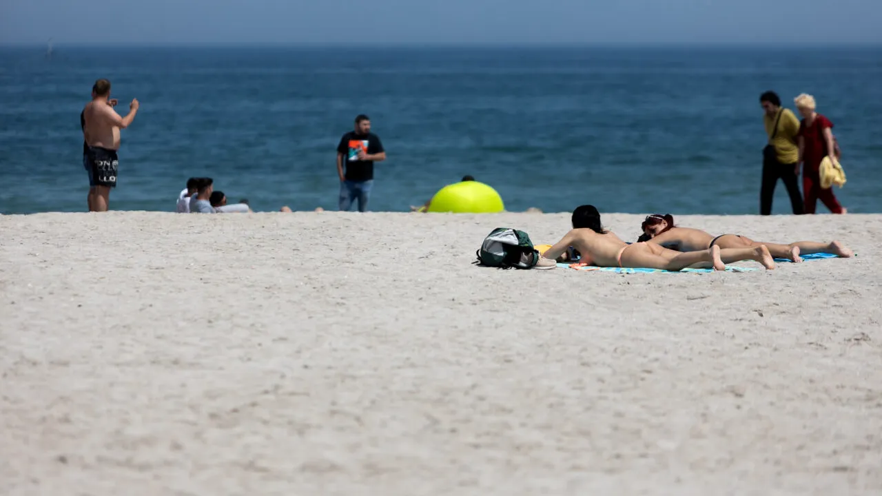 Azi începe „Litoralul pentru toți”. Unde poți lua cazare cu 34 de lei pe noapte