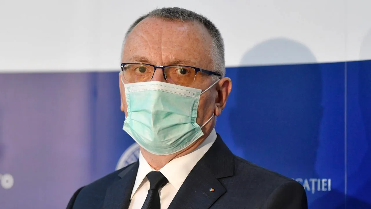 8 ȘTIRI DE LA ORA 8. Sorin Cîmpeanu: „Nu am susţinut niciodată vaccinarea obligatorie”