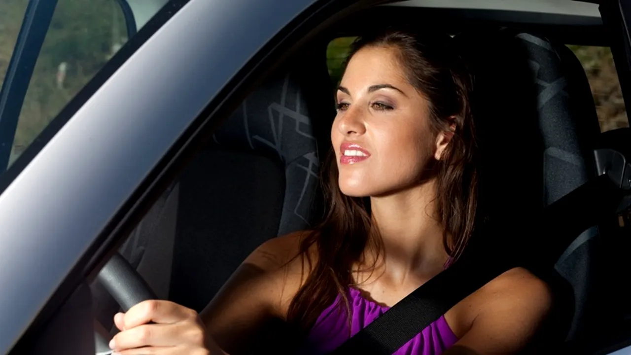 STUDIU. Pentru prima dată, numărul șoferițelor din SUA este mai mare decât cel al bărbaților cu permis de conducere