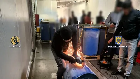 Captură record de COCAINĂ la Nădlac. Drogurile, ascunse în butoaie cu pulpă de fructe, au intrat prin Portul Constanța cu destinație Olanda