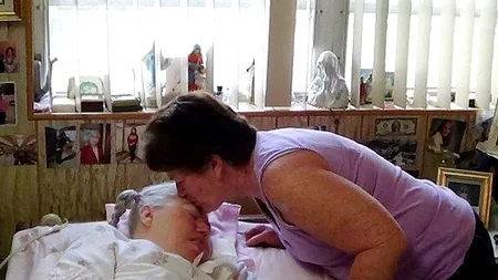 A murit după ce a stat timp de 42 de ani în comă