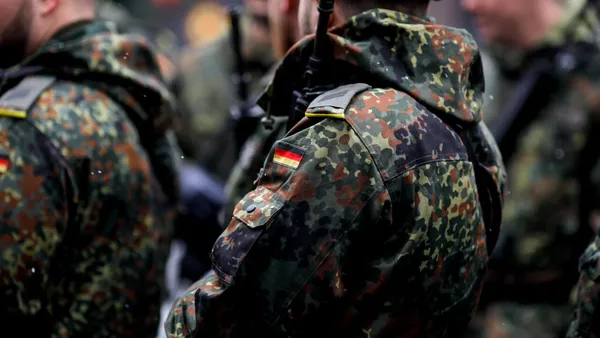 Fenomen în Germania. De ce au crescut brusc cererile de înrolare în armată. Ce include noul program