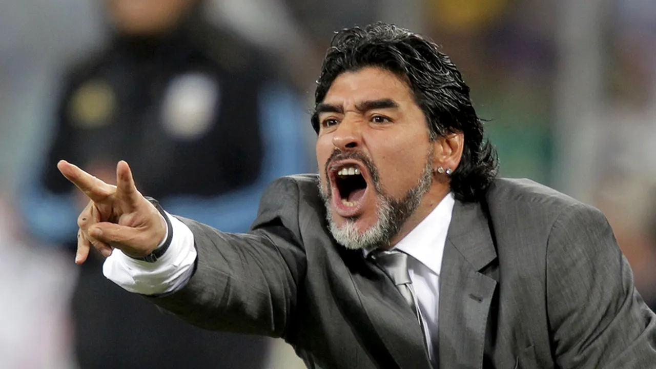 Maradona vrea înapoi în fotbal: Aș antrena naționala și pe gratis