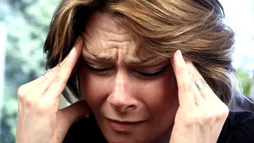 Durerile de cap nu trebuie ignorate. Legătura dintre migrene și bolile care ucid, anual, cei mai mulți români