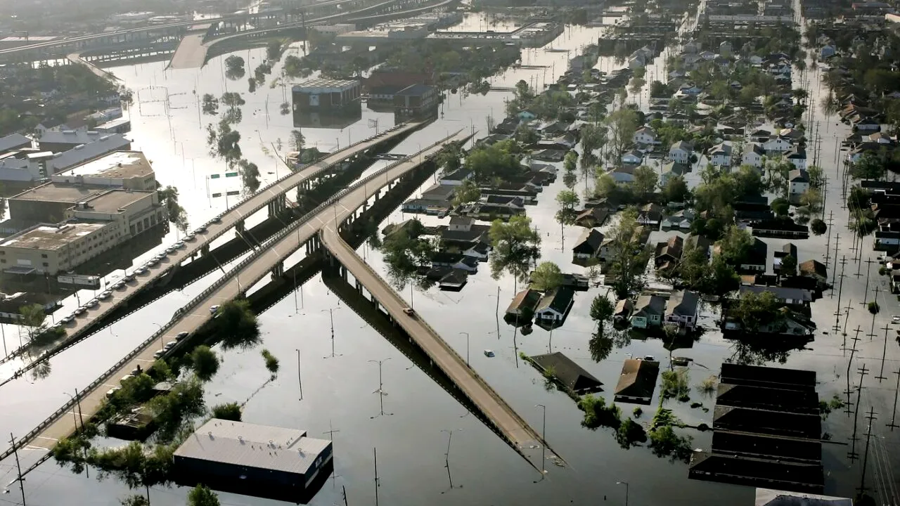 Dezastrul provocat de uraganul KATRINA care a ucis peste 1.400 de oameni în urmă cu 20 ani,  rămas întipărit în memoria americanilor