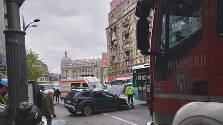 O fețită de 2 luni și un băiat de trei ani au ajuns la spital după un accident din centrul Bucureștiului