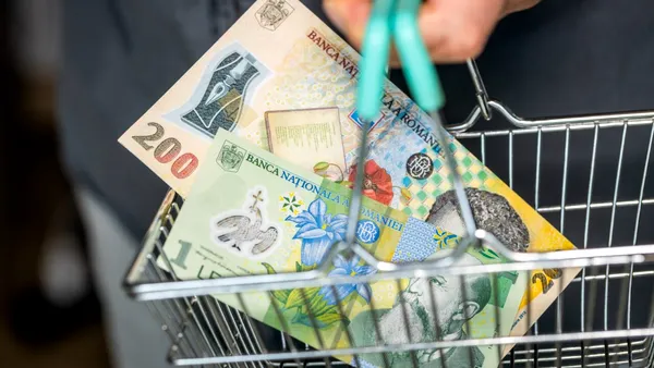 Explozie de prețuri în ianuarie! Alimentele de bază s-au scumpit pe linie, față de anul trecut. Pâinea, cu aproape 10%, laptele cu 11%, ouăle cu 13%. Ce produs e campionul scumpirilor, cu aproape 25%