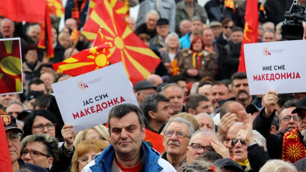 Macedonenii REFUZĂ să schimbe numele țării. Doar 36% dintre cetățeni s-au prezentat la referendum