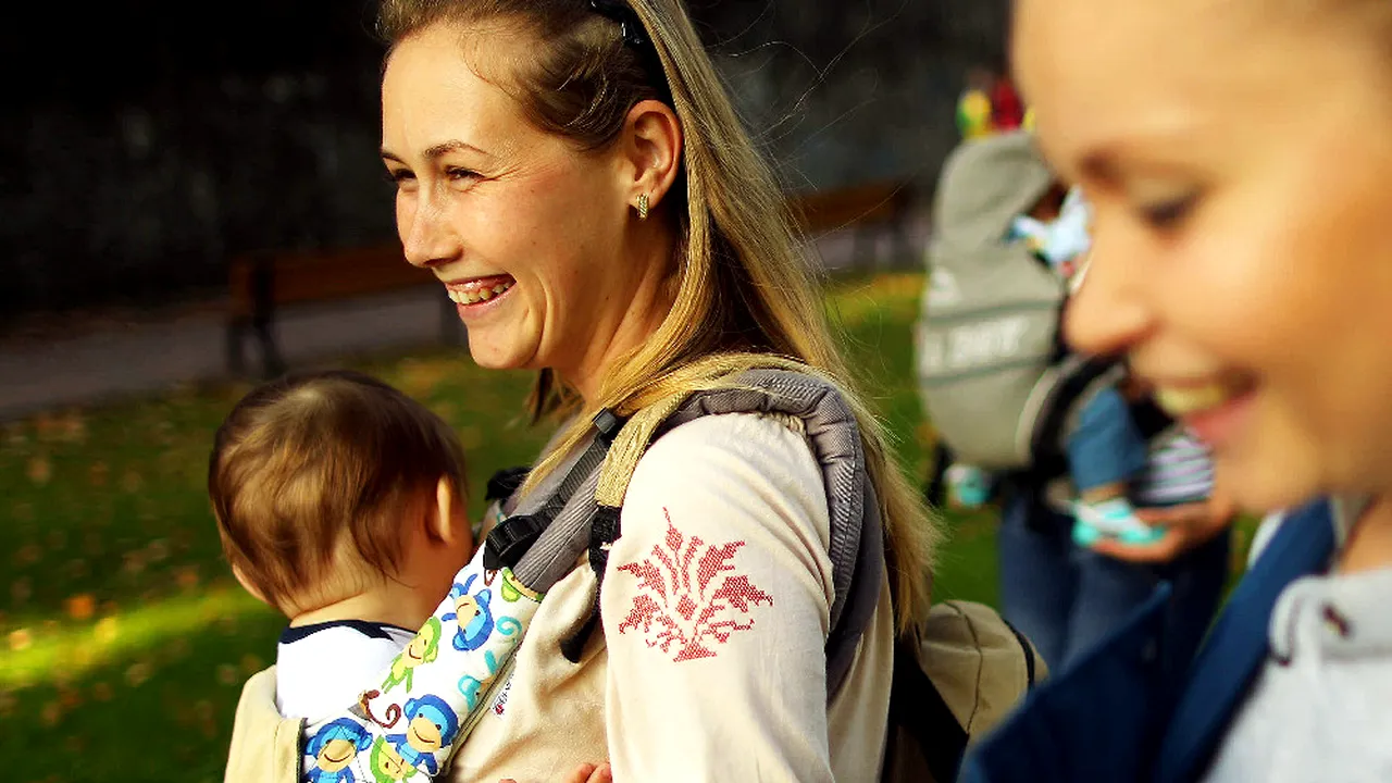 Parlamentarii pregătesc noi beneficii pentru părinții care se întorc la serviciu