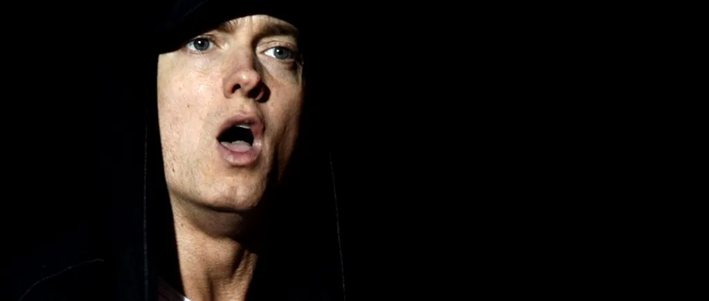 Doliu în familia lui Eminem. Tatăl rapperului a făcut infarct la 67 de ani / Artistul l-a acuzat de abandon în piesele sale: „Mă întreb dacă m-a sărutat când m-a părăsit