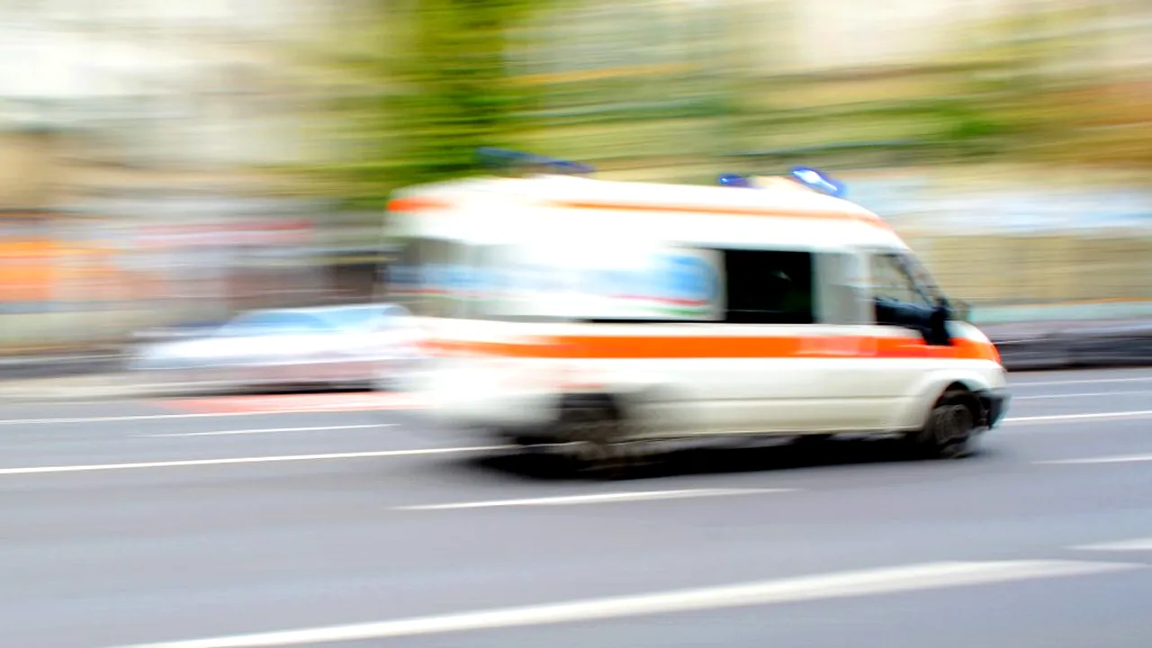 Bebeluș de șapte zile, salvat de la moarte în curtea ISU Bihor, de un medic și un pompier