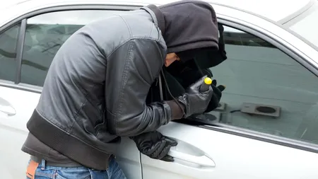 Avertismentul poliției pentru cei care pleacă în vacanță. Aceasta e cea mai FURATĂ mașină. Modelul preferat de hoți, vizat zi și noapte