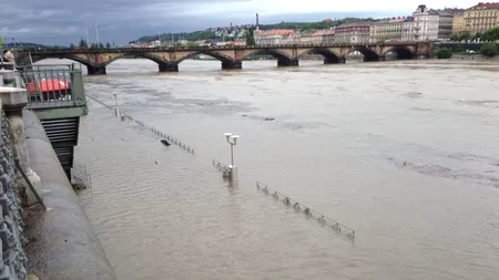FOTO: Praga sub ape. „Orașul de aur