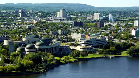 Canada a anunțat deplasarea trupelor în vestul Ucrainei și repatrierea angajaților neesențiali de la ambasada din Kiev